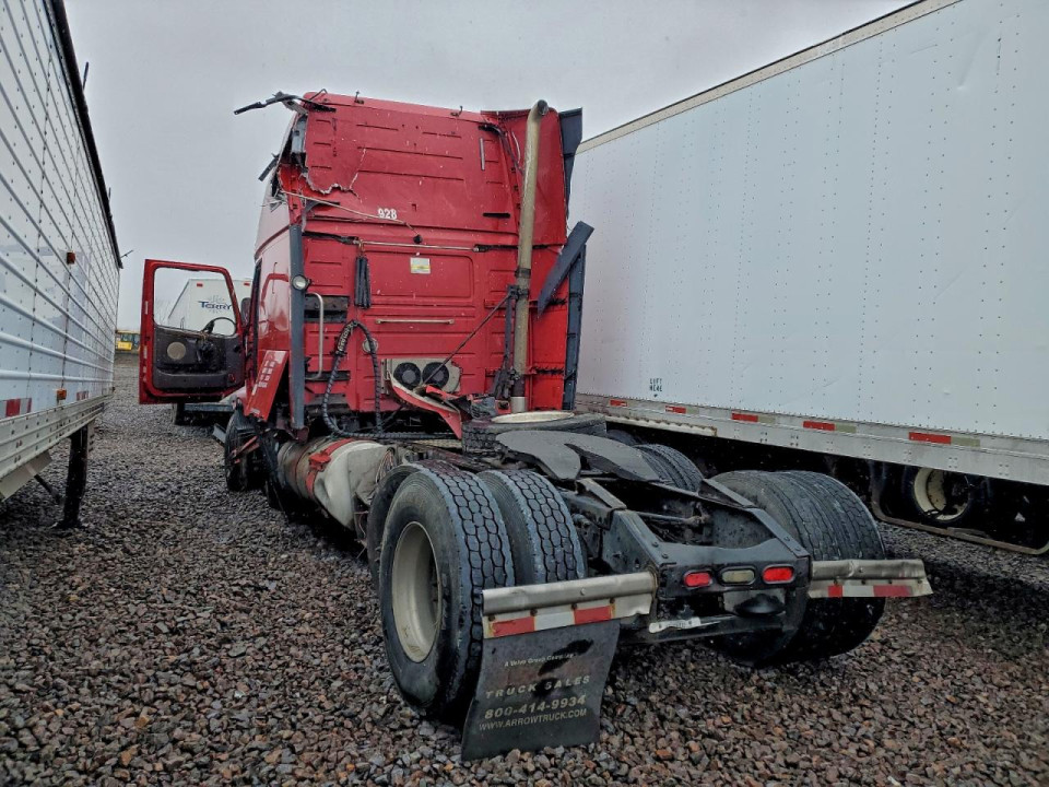 Volvo VNL SEMI TRUCK 2014 — Copart