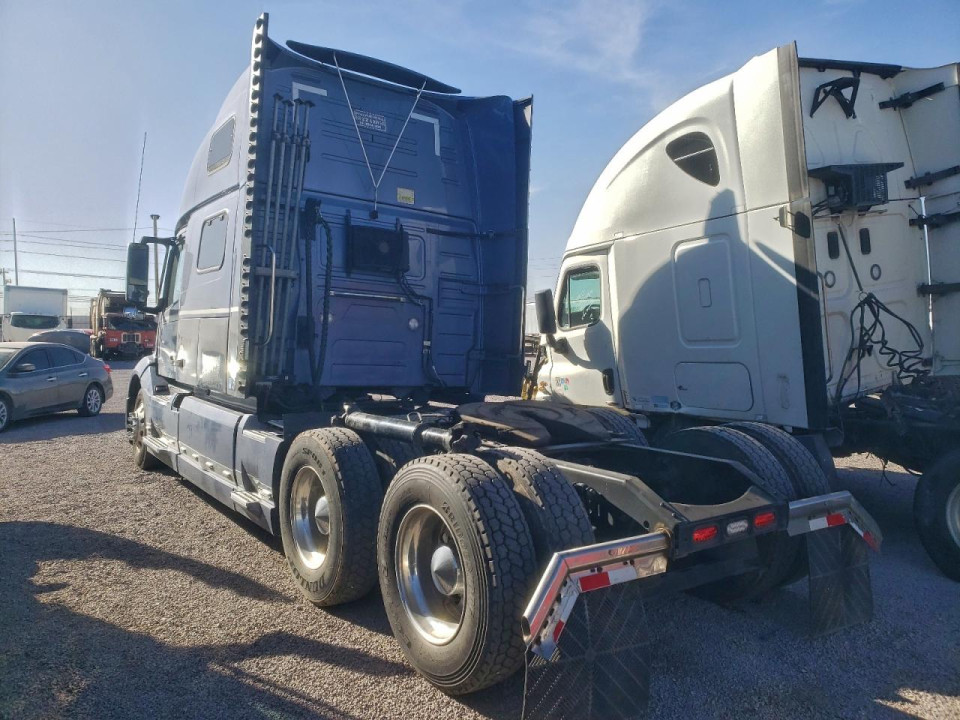 Volvo VNL SEMI TRUCK 2020 — Copart