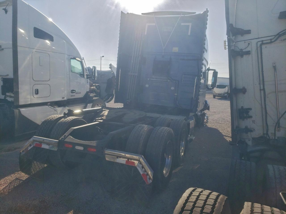 Volvo VNL SEMI TRUCK 2020 — Copart