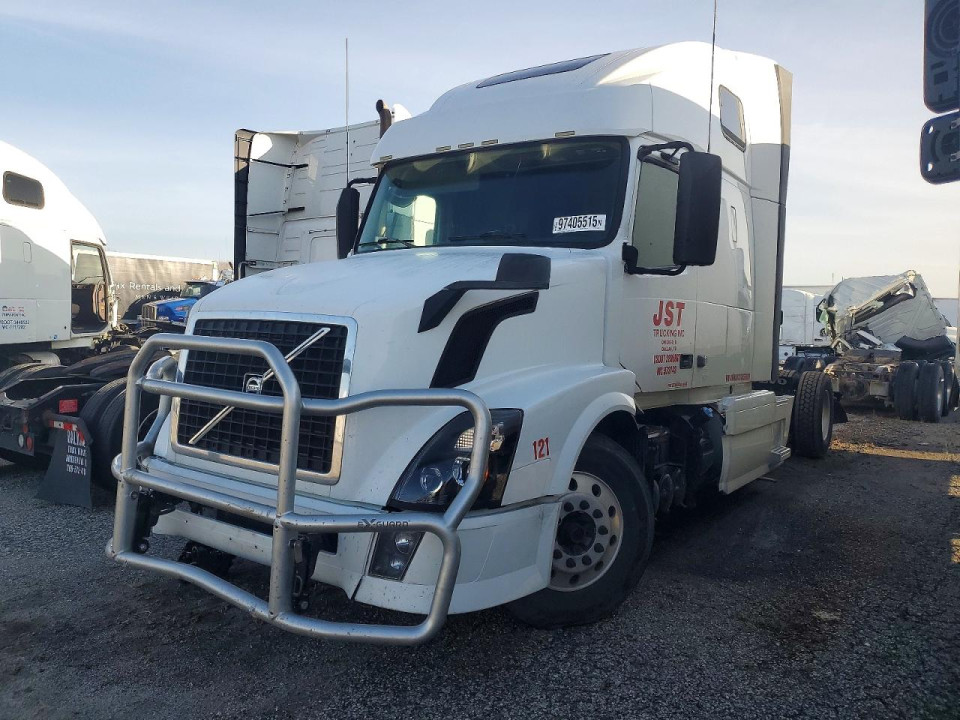 Volvo VNL SEMI TRUCK 2012 — Copart
