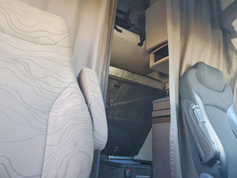 Volvo VNL SEMI TRUCK 2012 — Copart