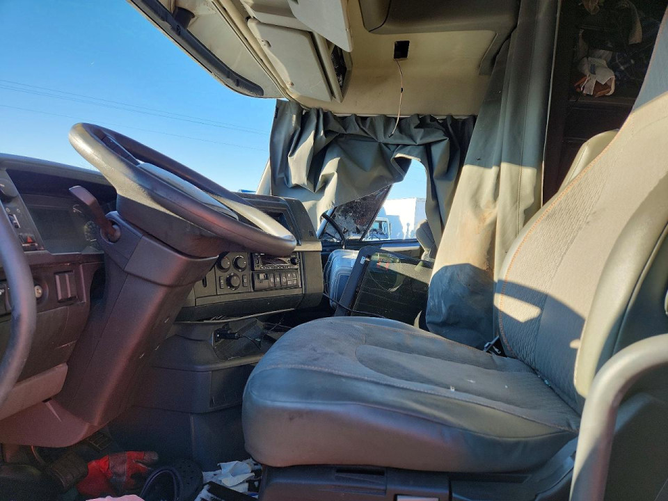 Volvo VNL SEMI TRUCK 2023 — Copart