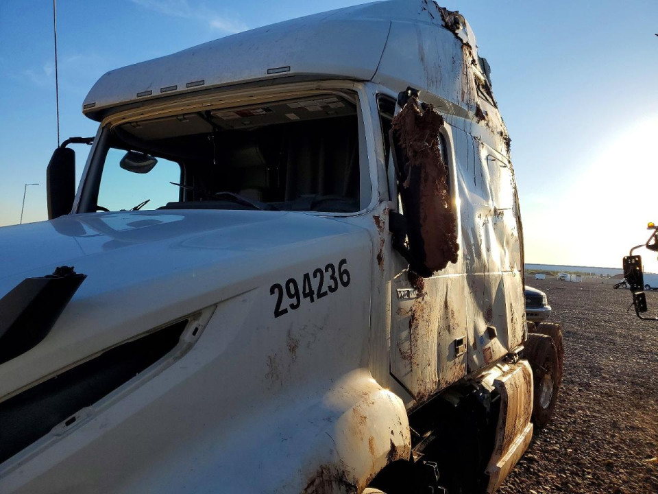 Volvo VNL SEMI TRUCK 2024 — Copart