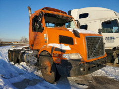 Volvo VNM SEMI TRUCK 2015 — Copart