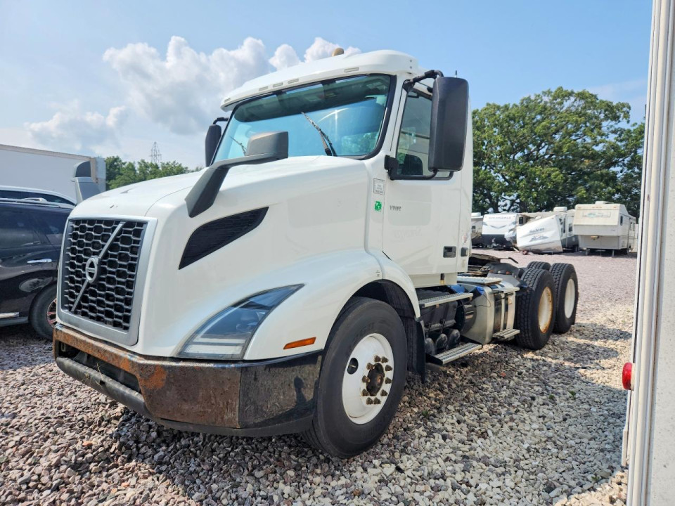 Volvo VNR SEMI TRUCK 2020 — Copart