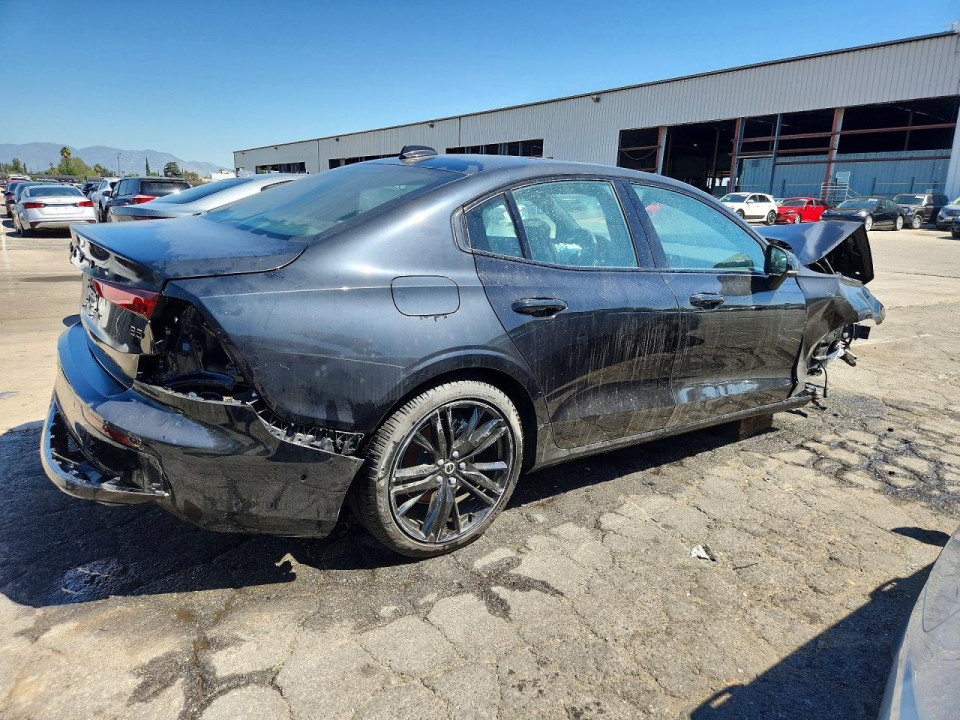 Volvo S60 2024 — Copart