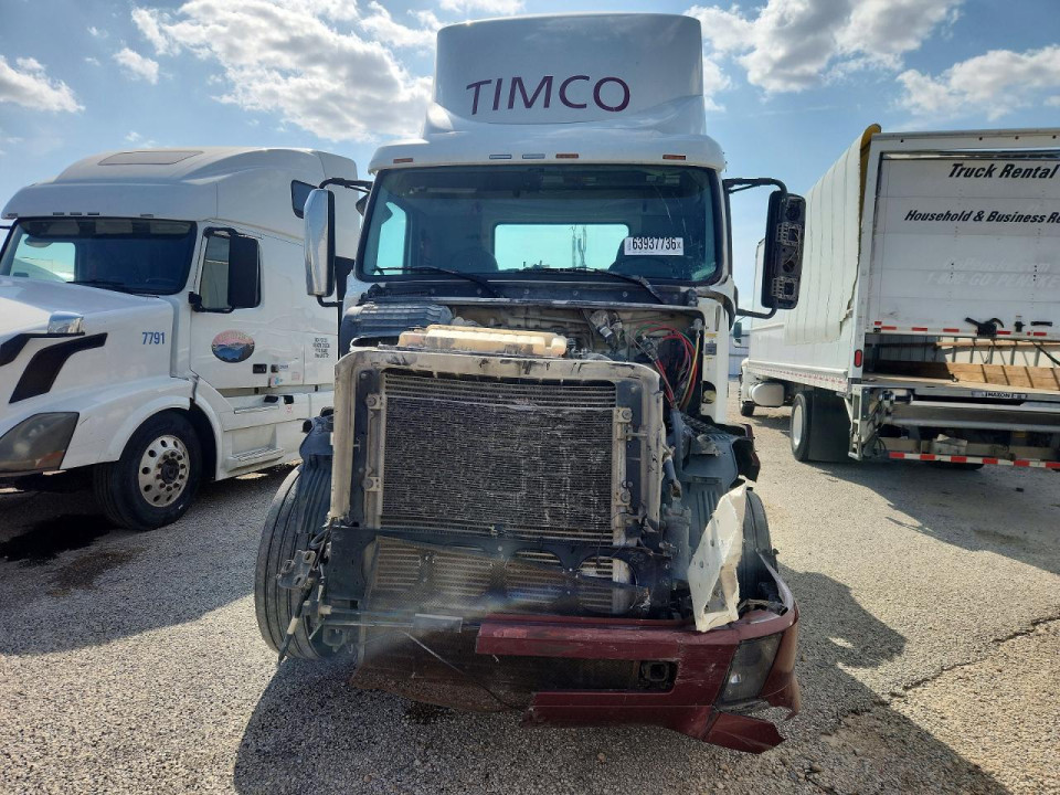 Volvo TRACTOR 2015 — Copart
