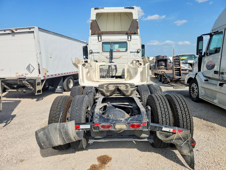 Volvo TRACTOR 2015 — Copart