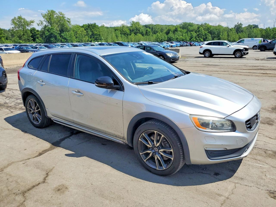 Volvo V60 2018 — Copart
