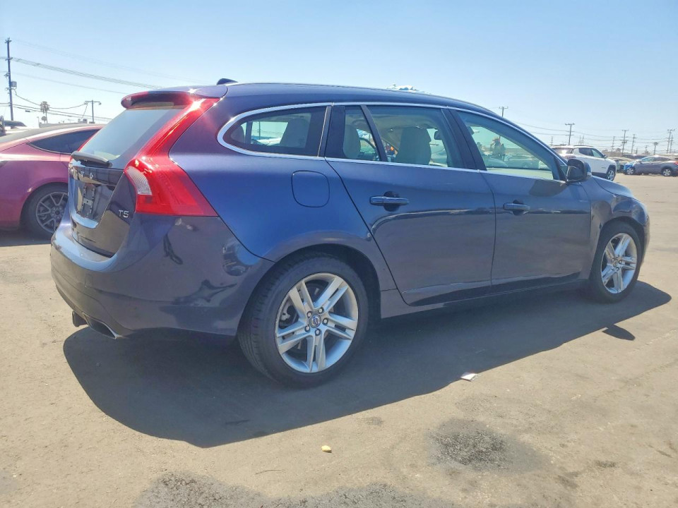 Volvo V60 2015 — Copart