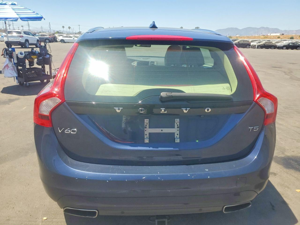 Volvo V60 2015 — Copart