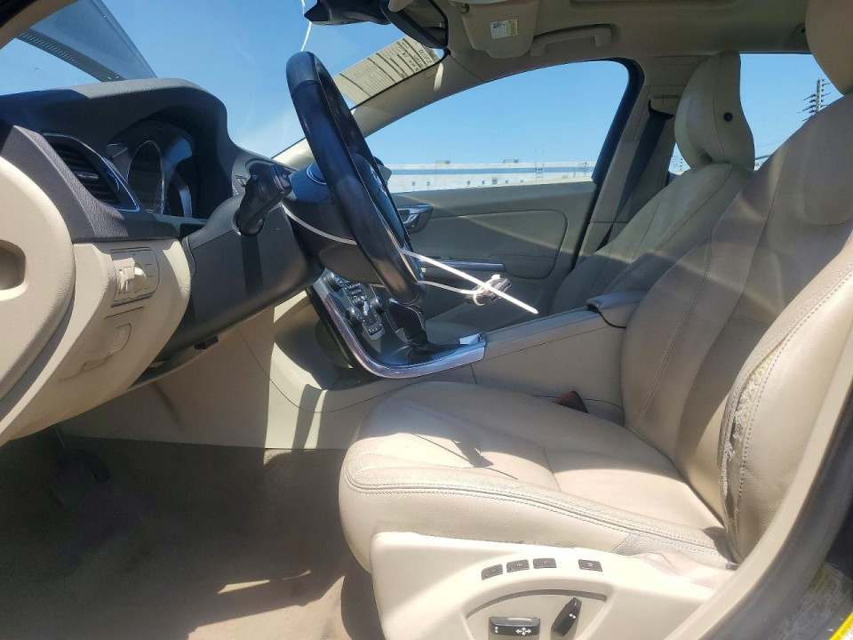 Volvo V60 2015 — Copart