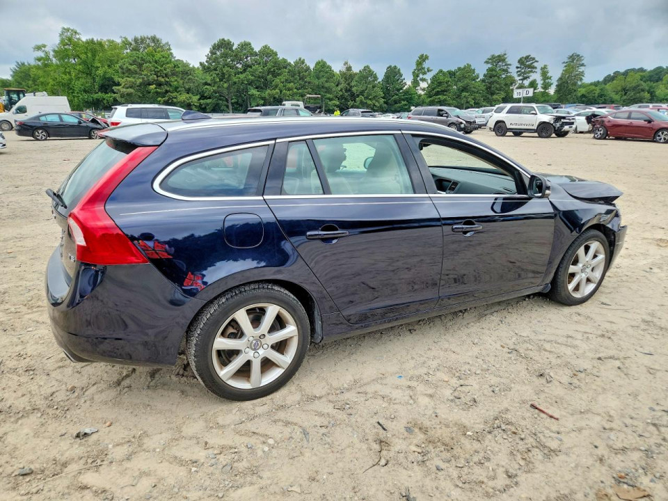 Volvo V60 2017 — Copart