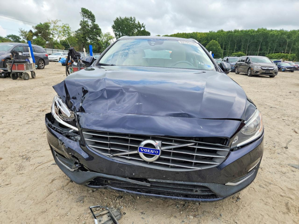 Volvo V60 2017 — Copart