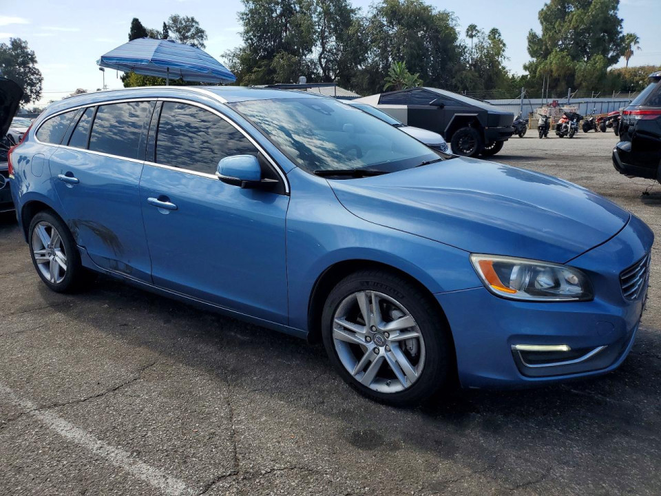 Volvo V60 2015 — Copart