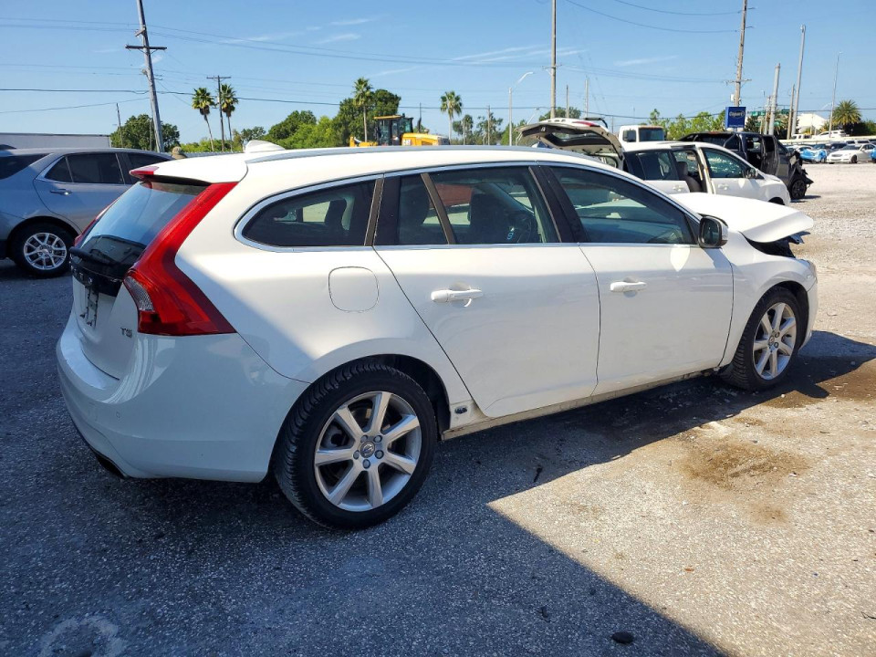 Volvo V60 2017 — Copart