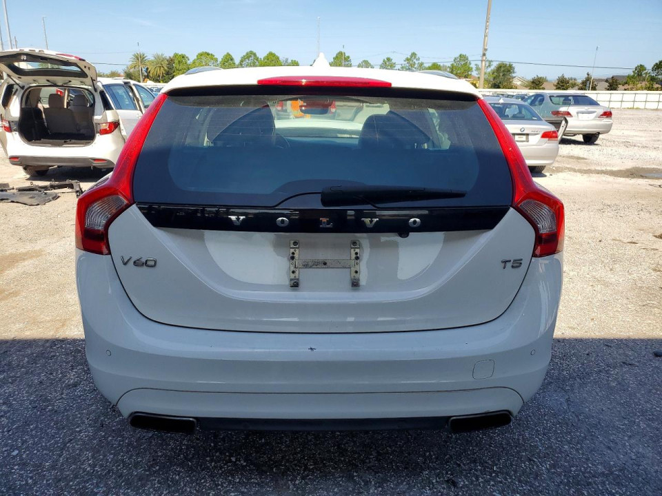 Volvo V60 2017 — Copart