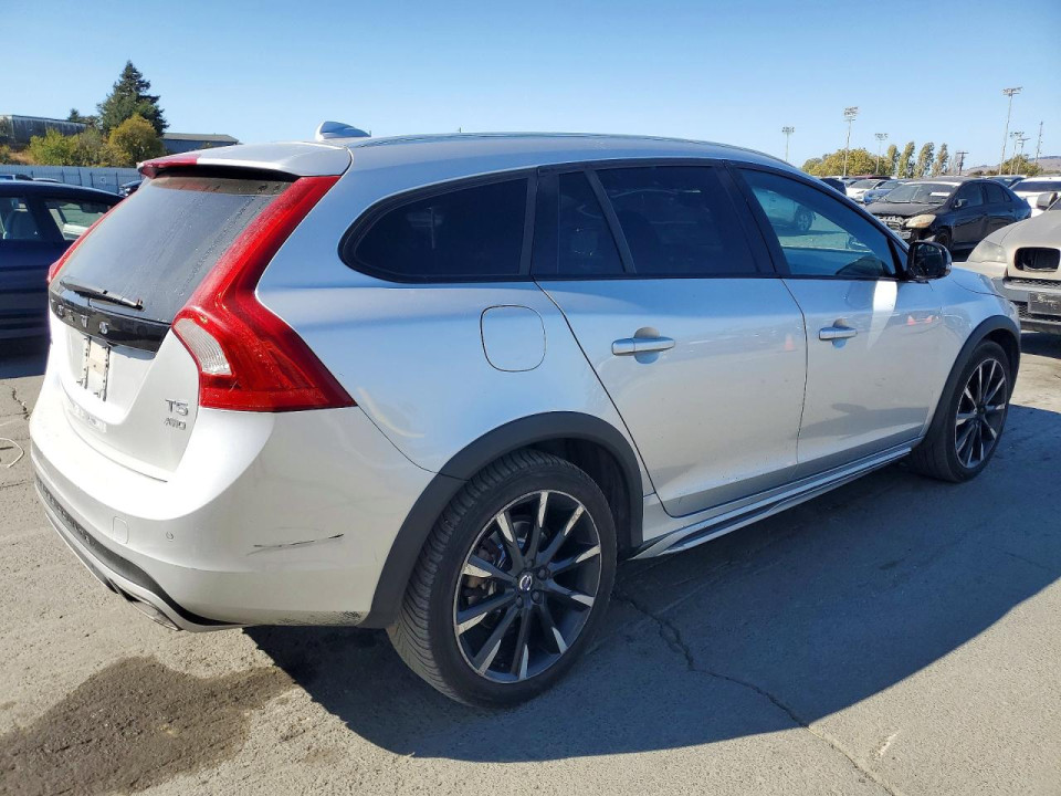 Volvo V60 2016 — Copart