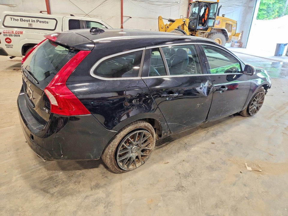 Volvo V60 2016 — Copart