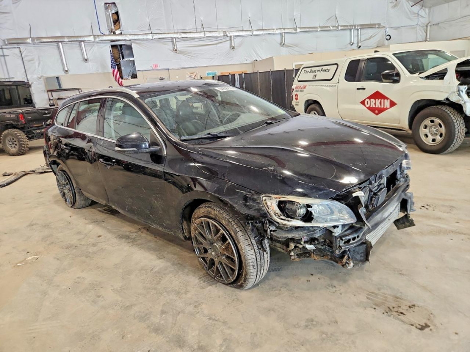Volvo V60 2016 — Copart
