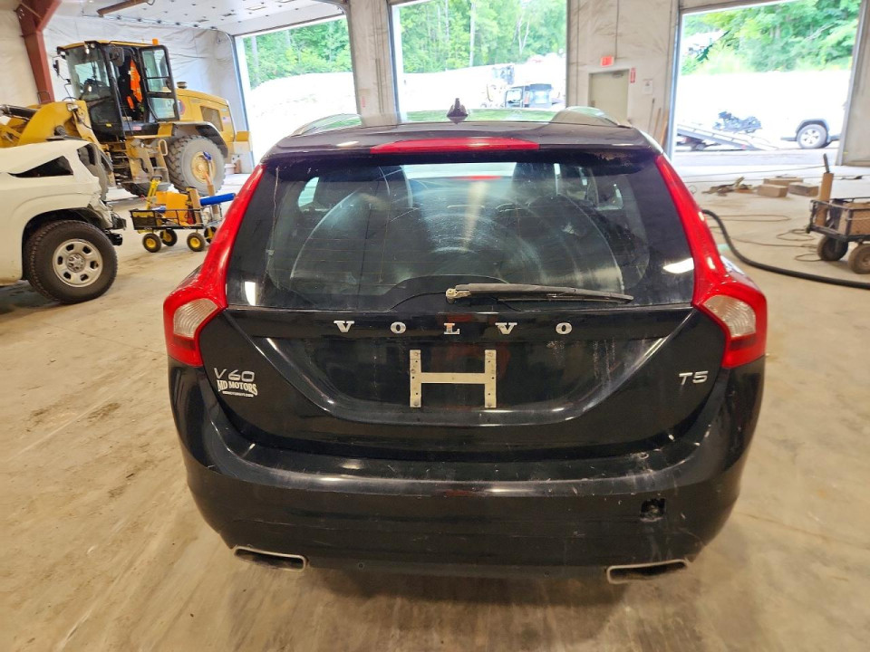 Volvo V60 2016 — Copart