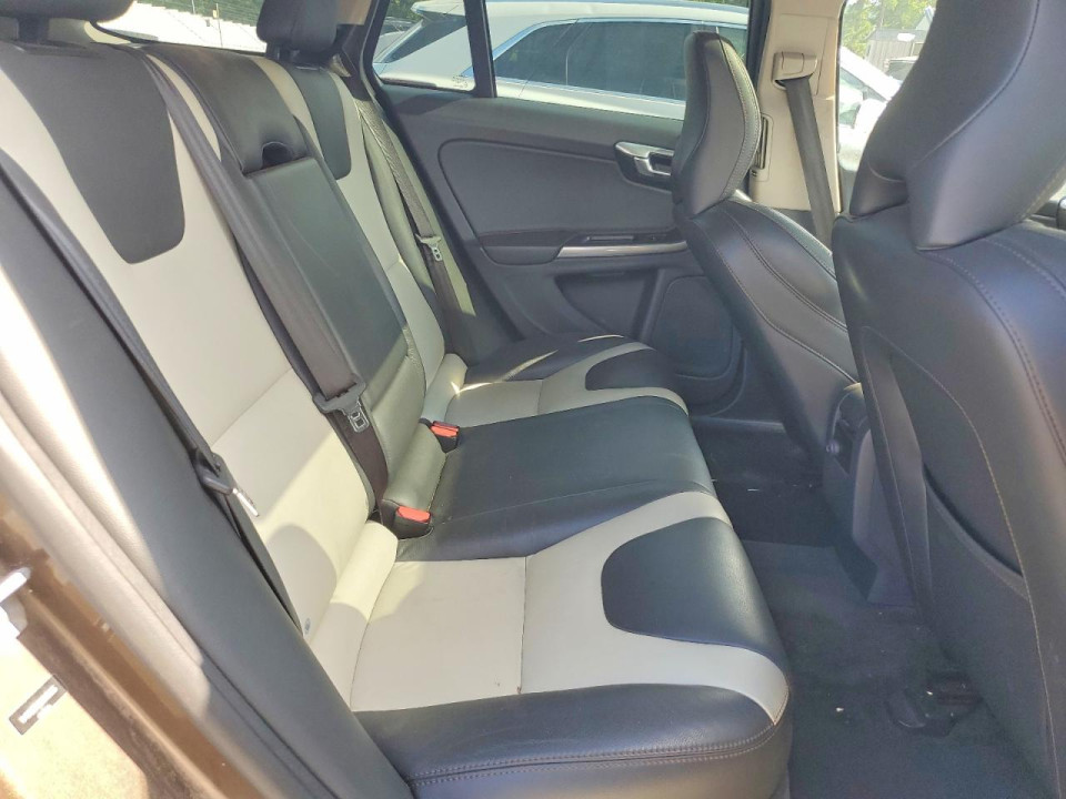 Volvo V60 2016 — Copart