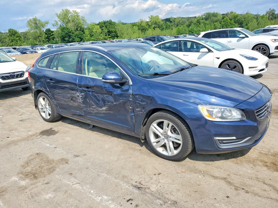 Volvo V60 2015 — Copart