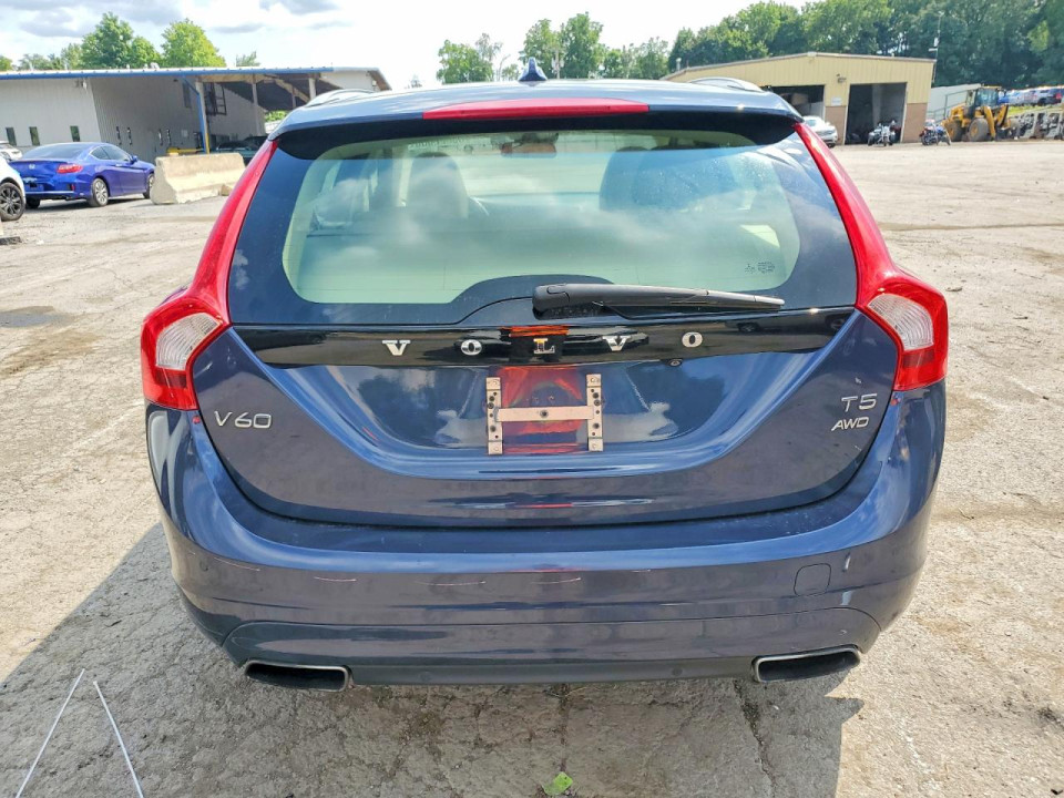 Volvo V60 2015 — Copart