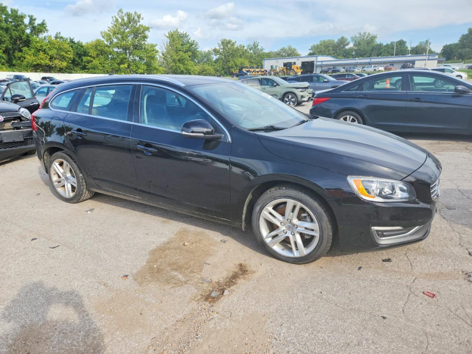 Volvo V60 2015 — Copart