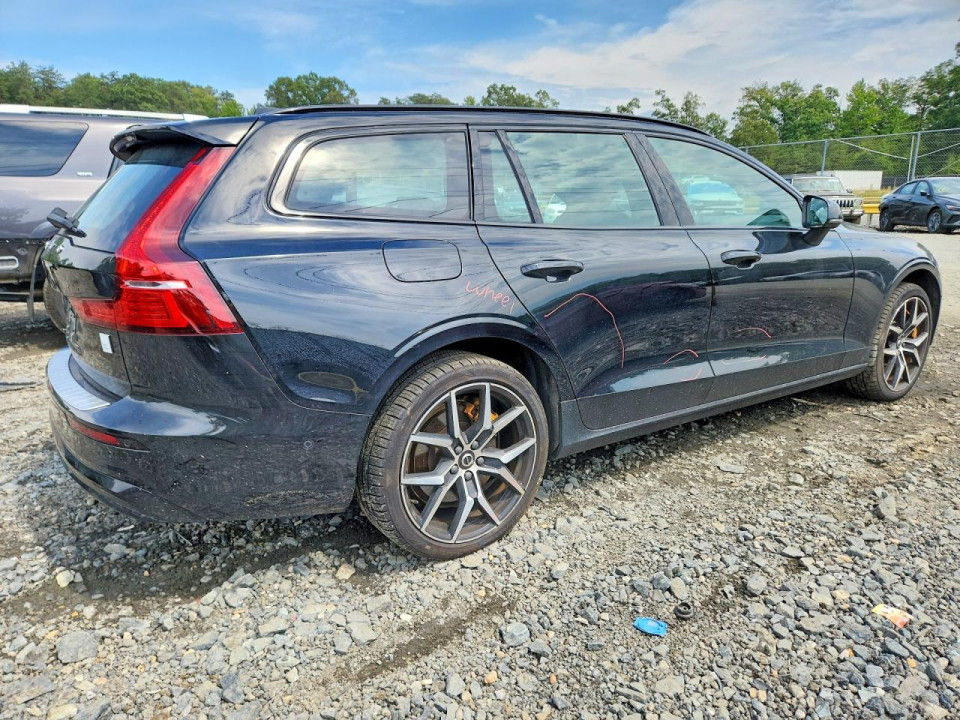 Volvo V60 2023 — Copart