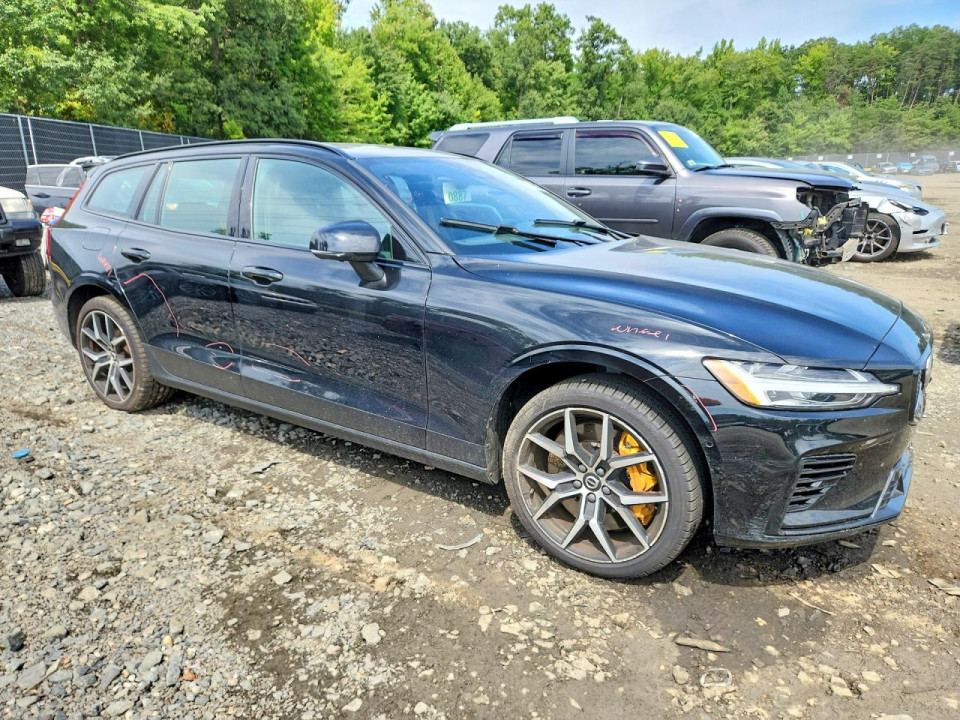 Volvo V60 2023 — Copart