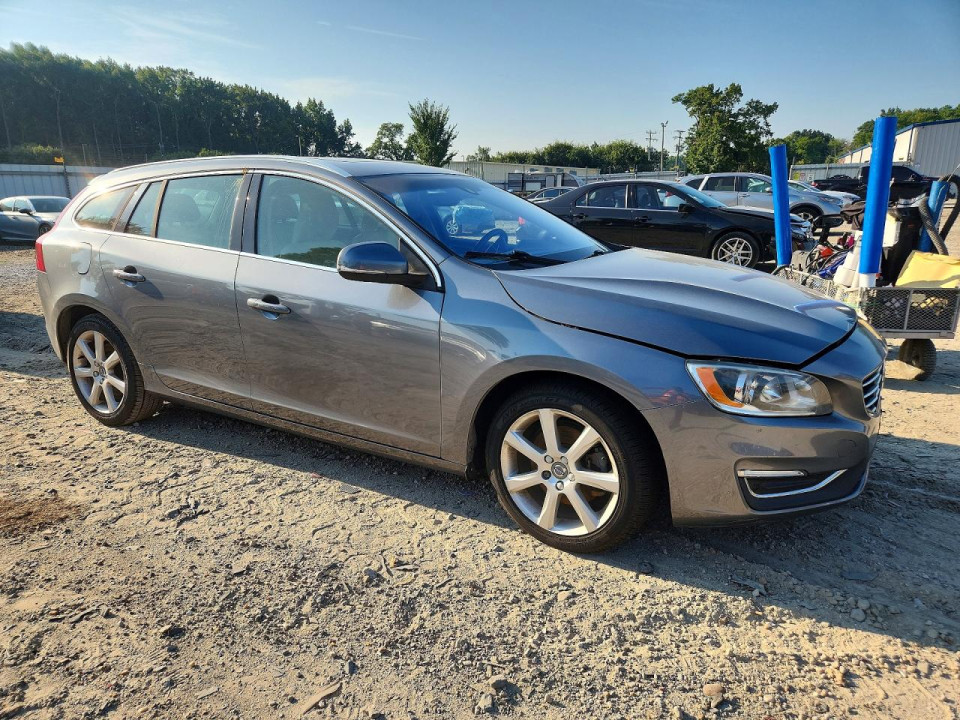 Volvo V60 2017 — Copart