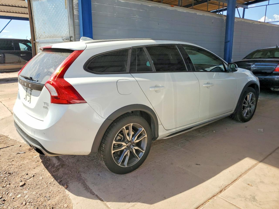 Volvo V60 2016 — Copart