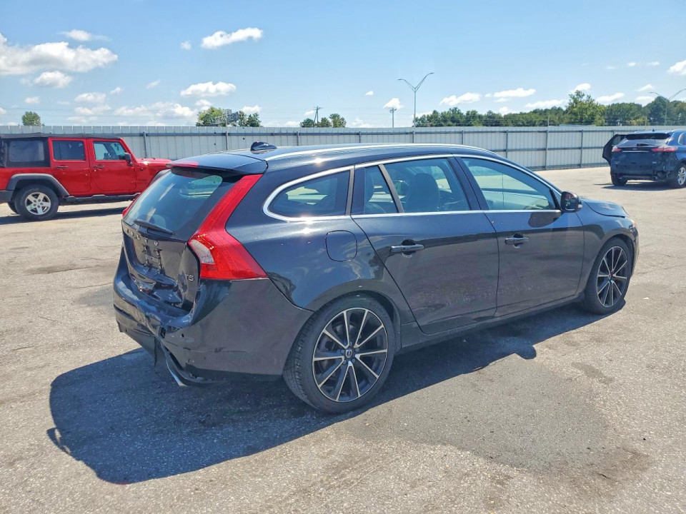 Volvo V60 2017 — Copart