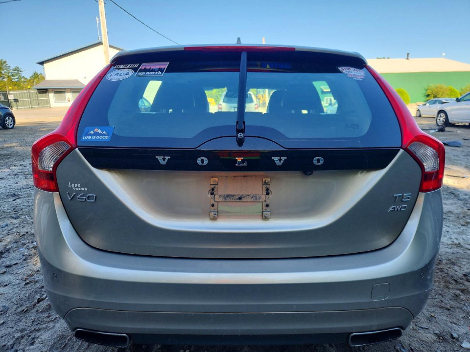 Volvo V60 2015 — Copart