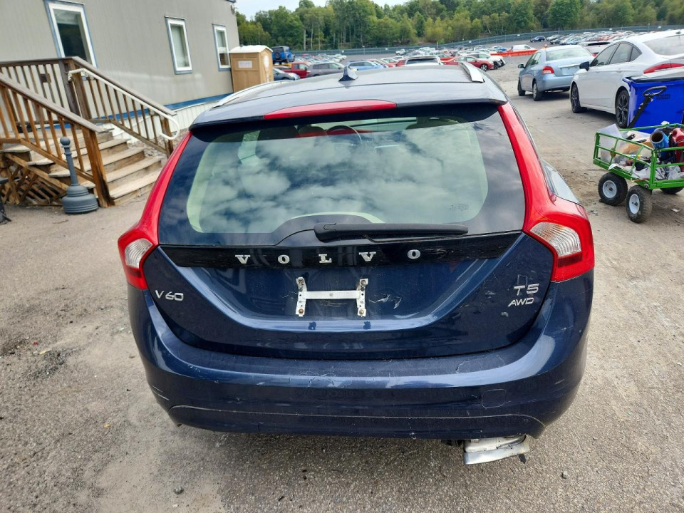 Volvo V60 2015 — Copart