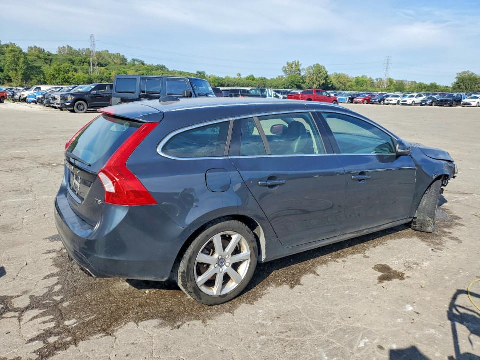 Volvo V60 2016 — Copart