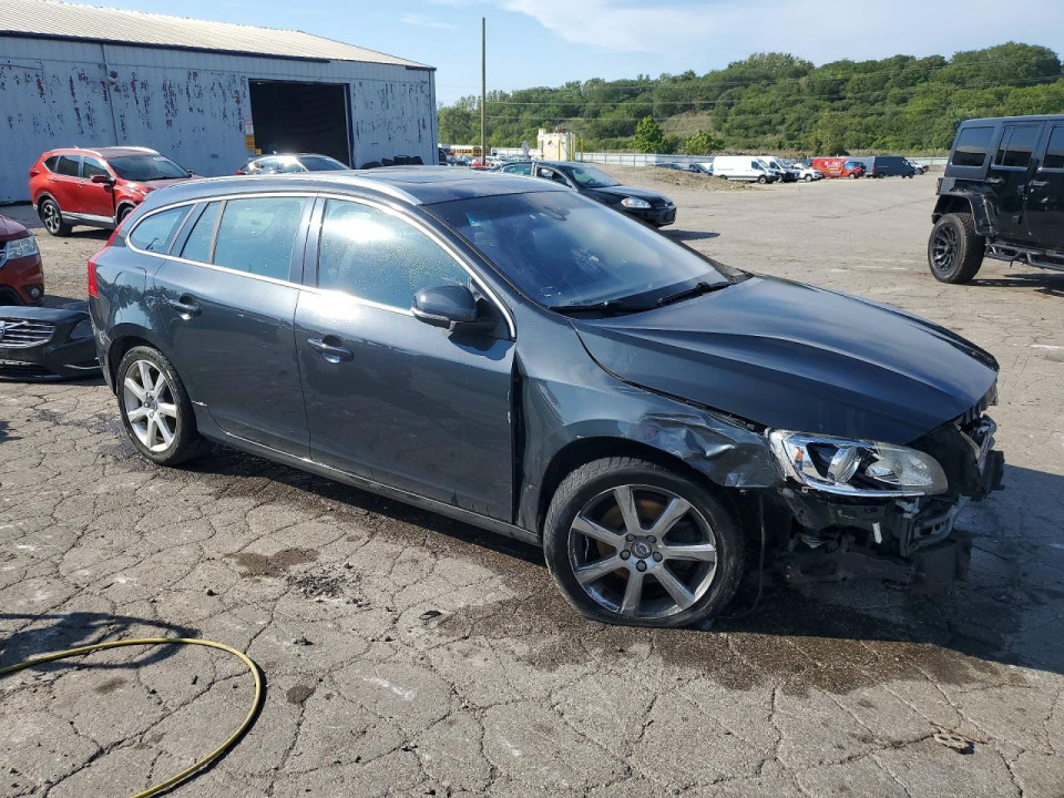 Volvo V60 2016 — Copart