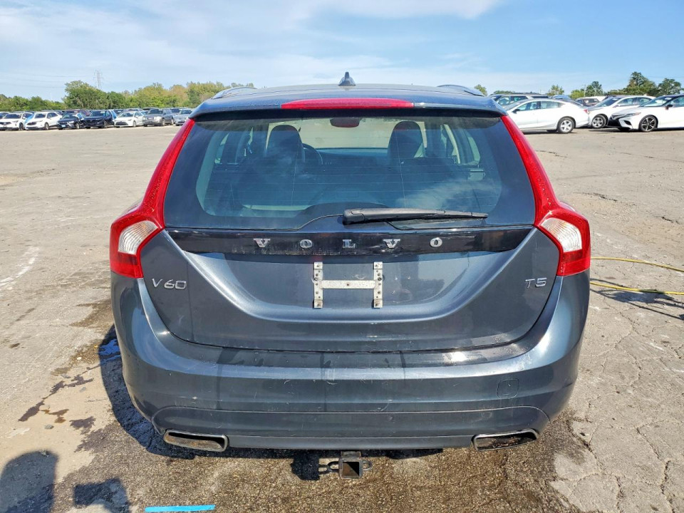 Volvo V60 2016 — Copart