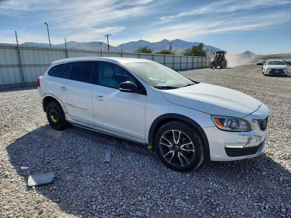 Volvo V60 2017 — Copart
