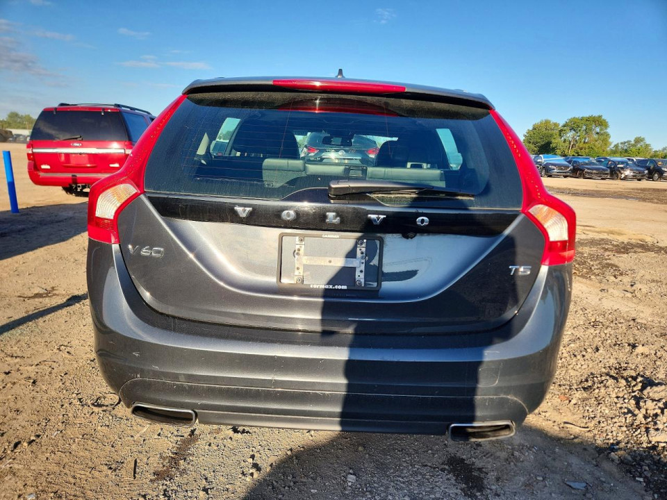 Volvo V60 2015 — Copart