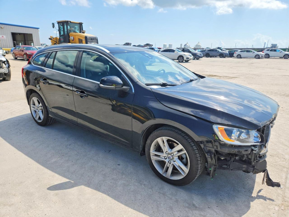 Volvo V60 2015 — Copart