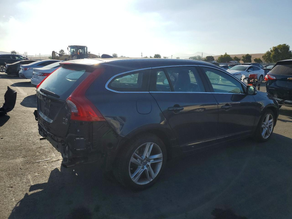 Volvo V60 2015 — Copart