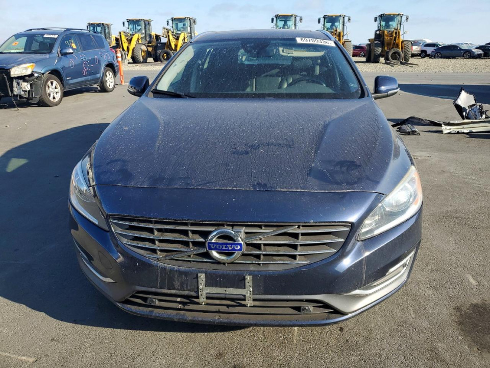 Volvo V60 2015 — Copart