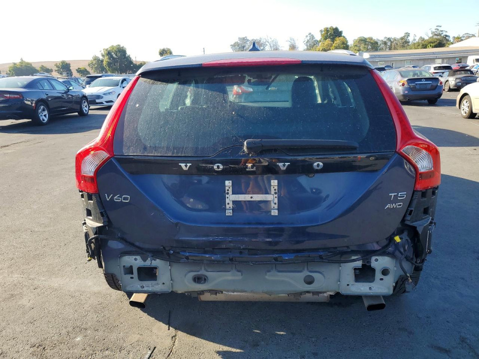 Volvo V60 2015 — Copart