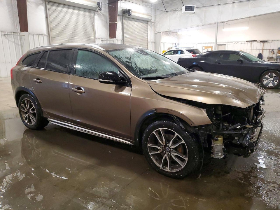 Volvo V60 2016 — Copart