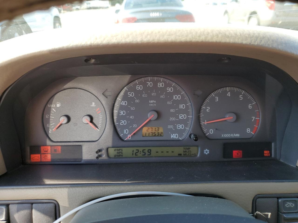 Volvo V70 1999 — Copart