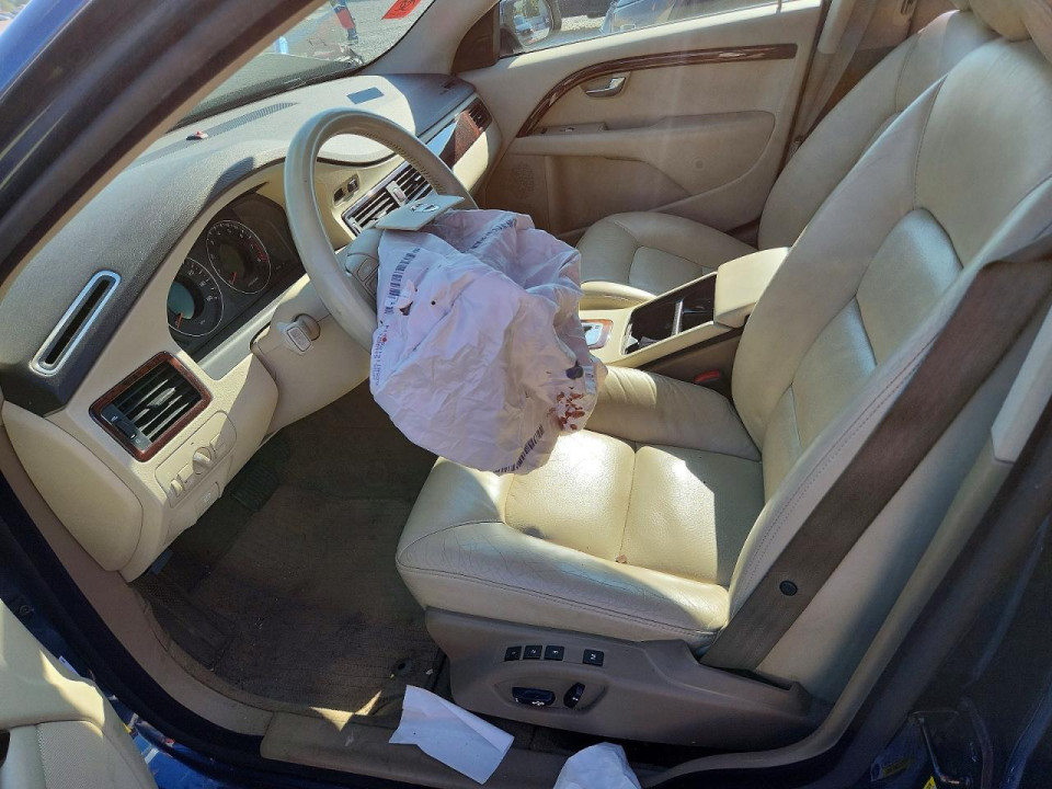 Volvo V70 2008 — Copart