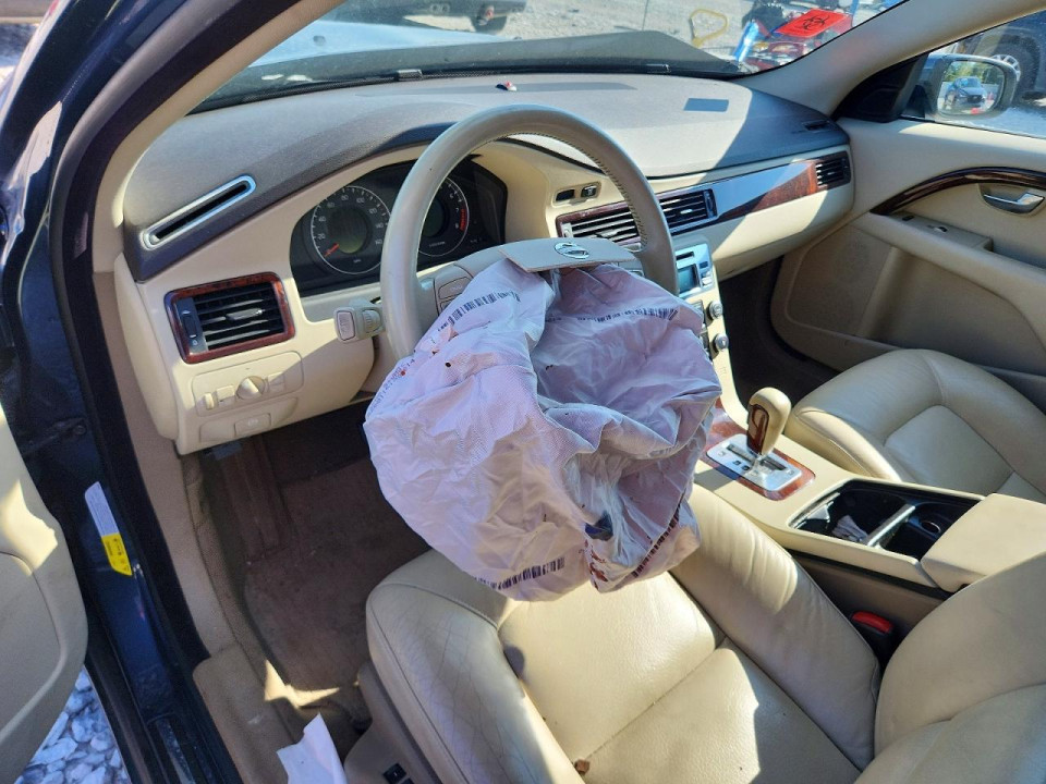 Volvo V70 2008 — Copart