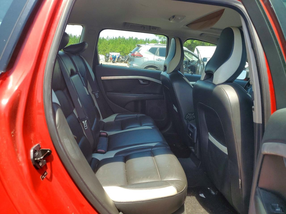 Volvo V70 2010 — Copart